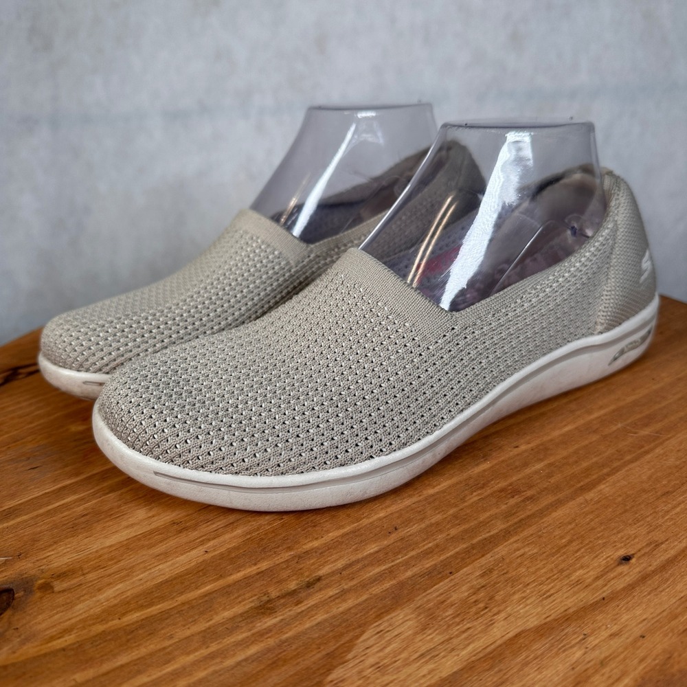 Skechers Arch Fit Slip On Womens 8 Taupe Good Stretch Fit Walking Shoes 136559
